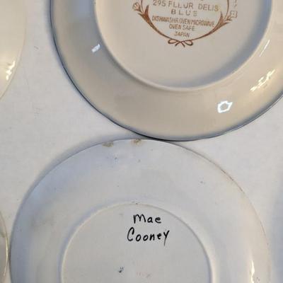Delft and Adjacent Decorative Goods