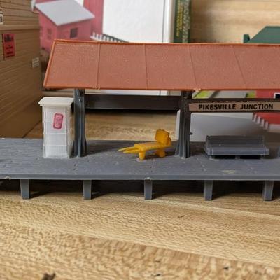 HO Scale Buildings and Accessories
