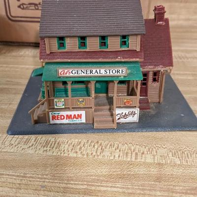 HO Scale Buildings and Accessories