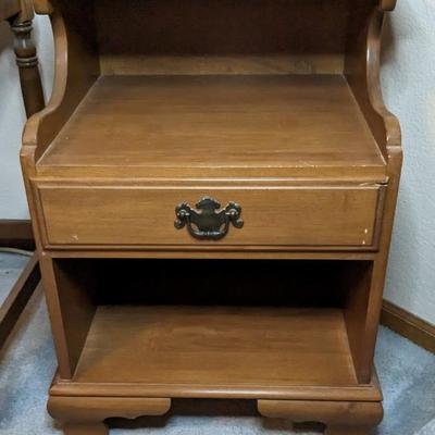 Ethan Allen Baumritter Side Table and Mated Desk