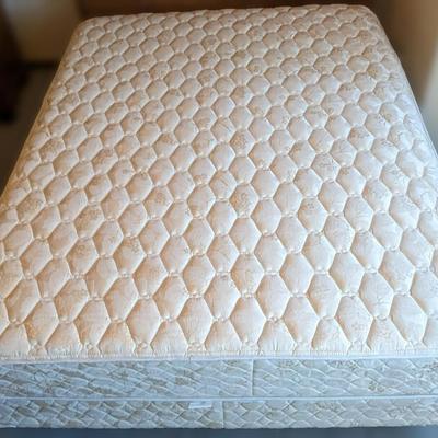 Queen Size Bed with Vintage Headboard