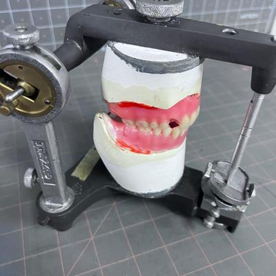 Device for Dentistry by HANAU- Semi Adjustable ARTICULATOR  