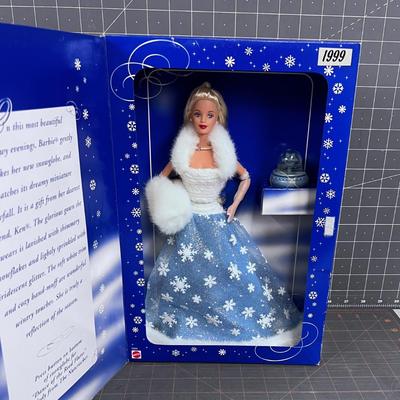 Snow Sensation Barbie New in the Box 1999