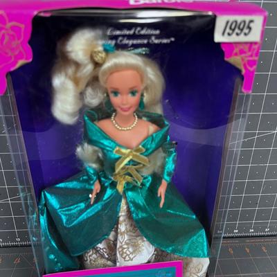 1994 Royal Enchantment Barbie 