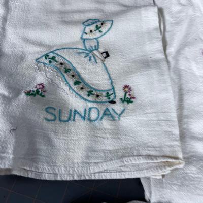 4 TEA Towels: Market, Gardening, Cleaning and Sun Day 