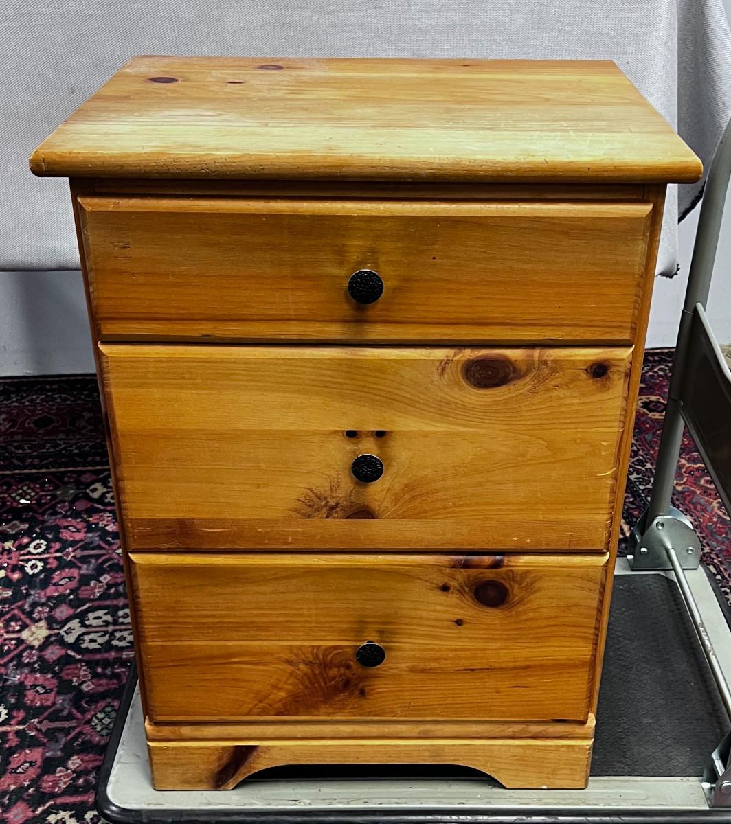 Knotty Pine Night Stand 3Drawer