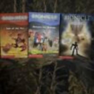 Bionicle Chronicles # 1 & 2 Tale of the Toa Beware the Bohrok Mask of Light