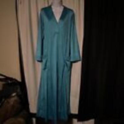 VTG Blue Vanity Fair Night Gown Housecoat Full Length Pockets Size M