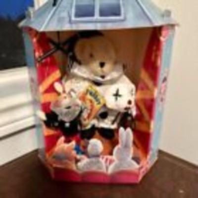 Muffy VanderBear Pierrot Mime Clown 1996 Bear in Original Box NABCO