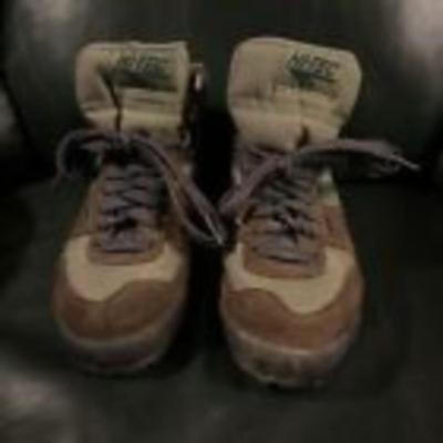HI-TEC HIKING BOOTS Sierra Classic 6 1/2 Trail Hi Top Sneaker