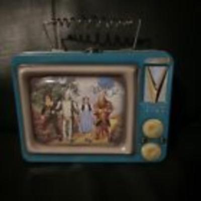 WIZARD OF OZ BEST FRIENDS TV TIN METAL TOTE CURLY ANTENNA HANDLE VANDOR