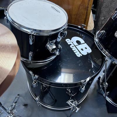 CB Drum Set: 4 Drums and 4 Symbols and all the stands