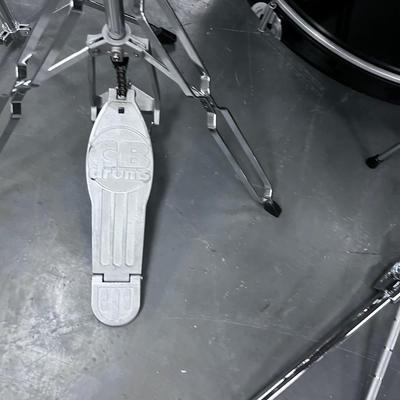 CB Drum Set: 4 Drums and 4 Symbols and all the stands