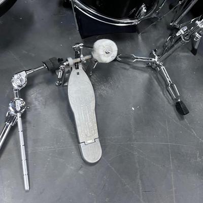 CB Drum Set: 4 Drums and 4 Symbols and all the stands