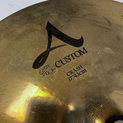 Zildjian Cymbal Single with a stand Model JJ11467-143 