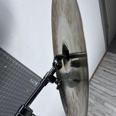 Zildjian Cymbal Single with a stand Model JJ11467-143 