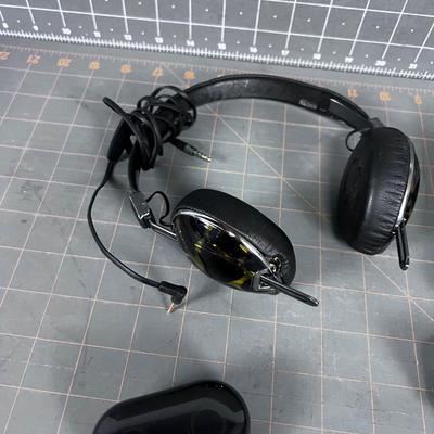 Misc. Electronics: Head Lamp, Skull Candy, Ear Buds