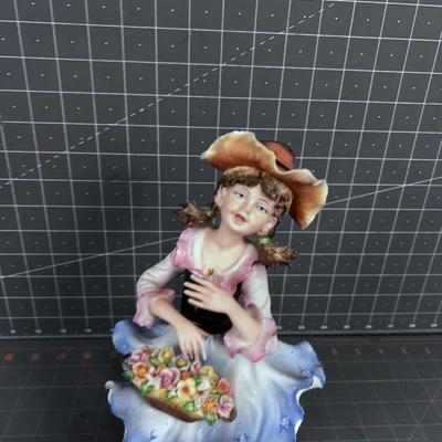 GATOS Figurine Ceramic Young  Woman with Flowers 