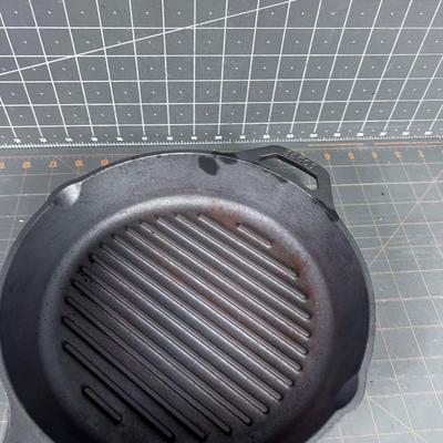 LODGE With Line for Drainage 10" 