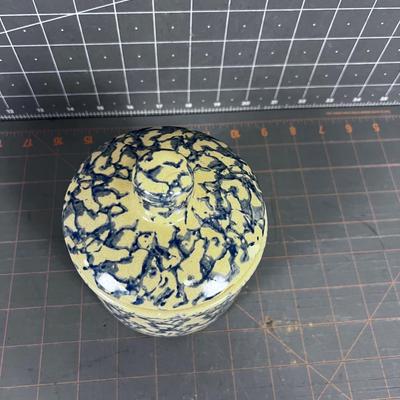 One Pint Blue Sponge Wear Jar includes Lid