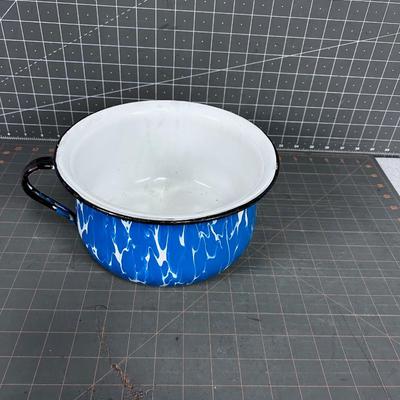 Blue Granite Ware Chamber Pot Thunder Mug