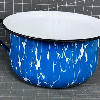 Blue Granite Ware Chamber Pot Thunder Mug