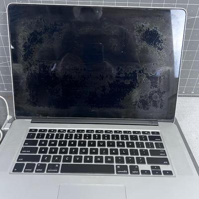 17" Mac Book PRO - Computer Laptop Model A1398 