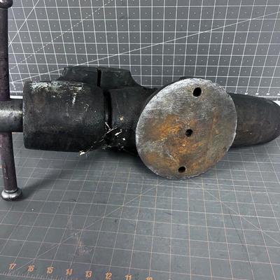 Antique Wilton VICE, LARGE