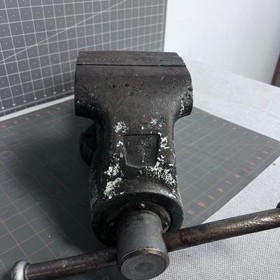 Antique Wilton VICE, LARGE