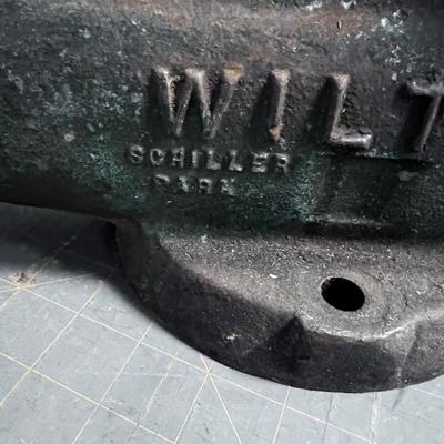Antique Wilton VICE, LARGE
