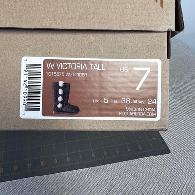 Koolaburra Boots UGG NEW in the BOX 