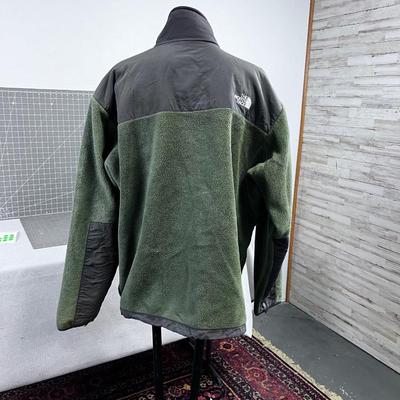 NORTH FACE Men's Large Fleece Jacket 
