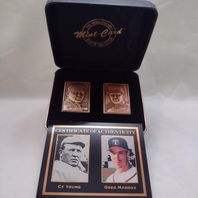 1996 Highland Mint Cy Young and Greg Maddux Bronze Mini Mint-Card Set Limited Edition 1060/2500 (#1)