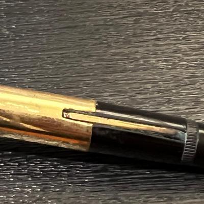 Lot Vintage Fountain Pens, Ink Cartridges & Bottle
