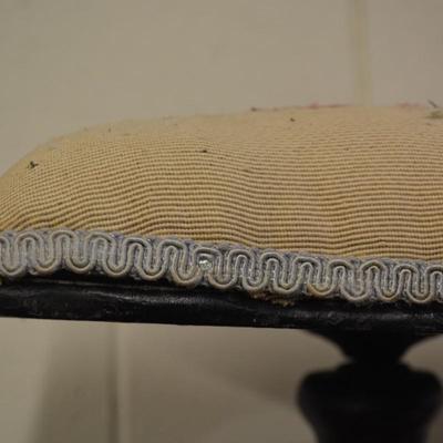 Vintage/Antique Cast Iron Claw Footed Adjustable Piano Stool Grollman MFG Chicago, IL 19.5"