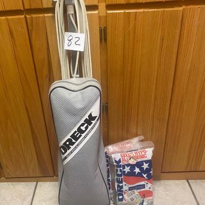 Oreck XL w/bags