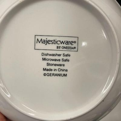 Set of Oneida Majesticware Dinnerware, Geranium Pattern, Incomplete Set