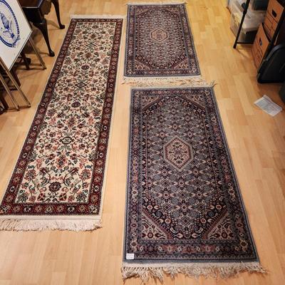 Lot of 3 Rugs / Runner