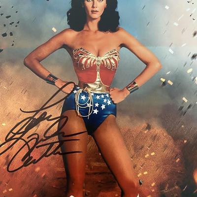 Wonder Woman Lynda Carter signed photo