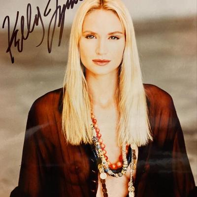 Kelly Lynch signed photo