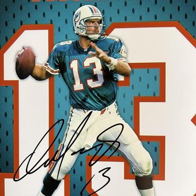 Miami Dolphins Quarterback Dan Marino signed photo