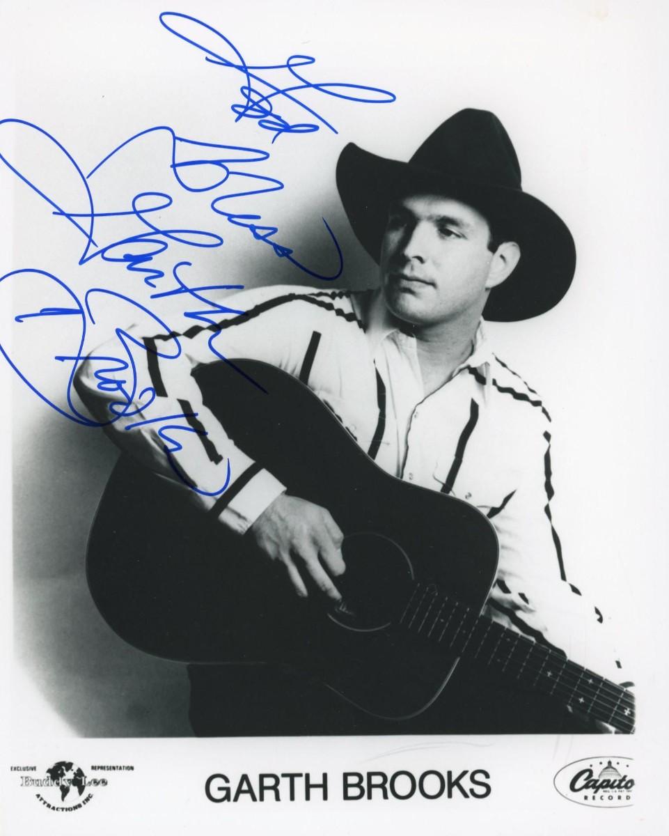 Garth Brooks signed photo