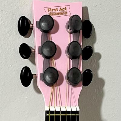 FIRST ACT DISCOVERY ~ Guitar Wall Clock