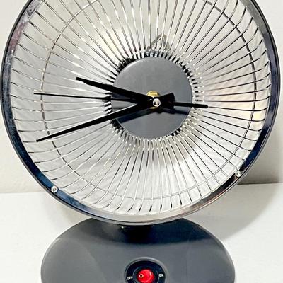 Unique Table Fan Turned Into Table Top Clock
