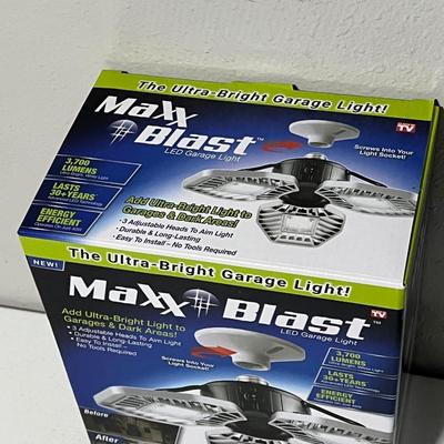 MAXX BLAST ~ LED Garage Light ~ NIB