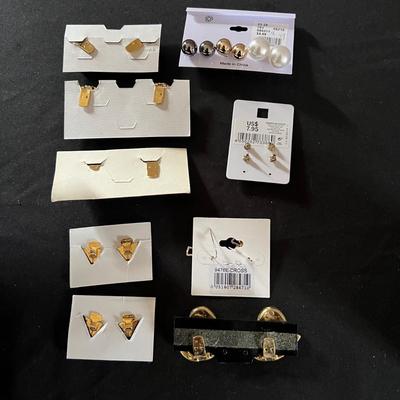 Huge Assortment of Fashion Earrings & More (B3-RG)