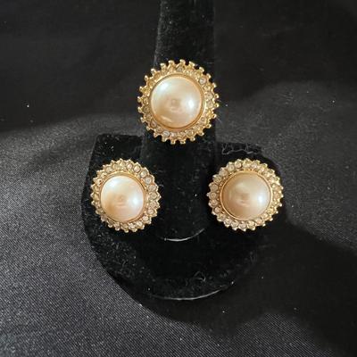 Huge Assortment of Fashion Earrings & More (B3-RG)