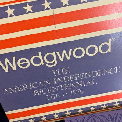 Wedgwood Jasperware American Independence Pale Blue Plate Set In Original Box