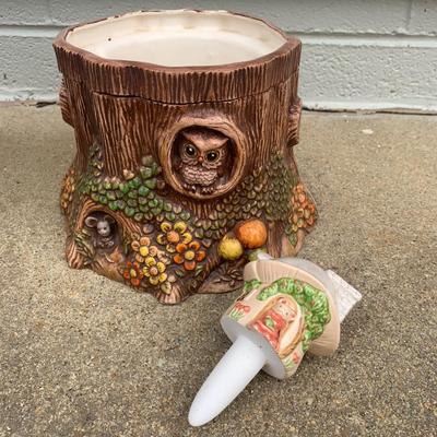 Vintage Flower Pot with Cast-iron Style Pagoda (Y-KW)