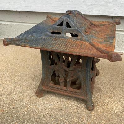 Vintage Flower Pot with Cast-iron Style Pagoda (Y-KW)